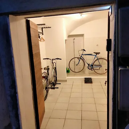 Casa Storta - Cycle Garage Con Biciclette Villa Pisogne Exterior photo